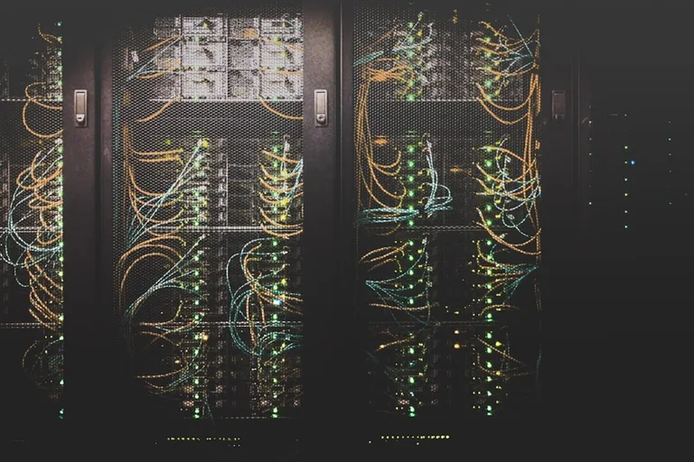 Capa do artigo: Supabase Cloud ou self-hosted: qual vale a pena usar?