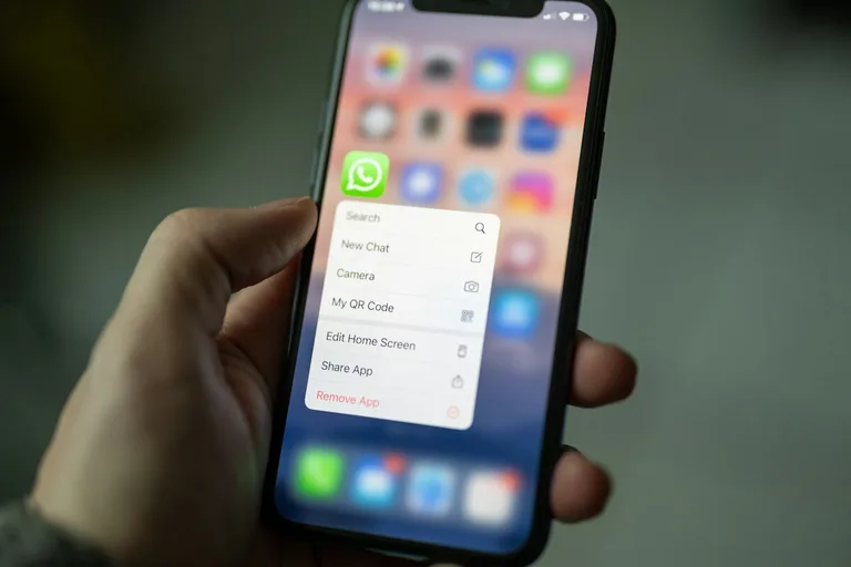Capa do artigo: WhatsApp oficial ou API não oficial: qual arquitetura usar?