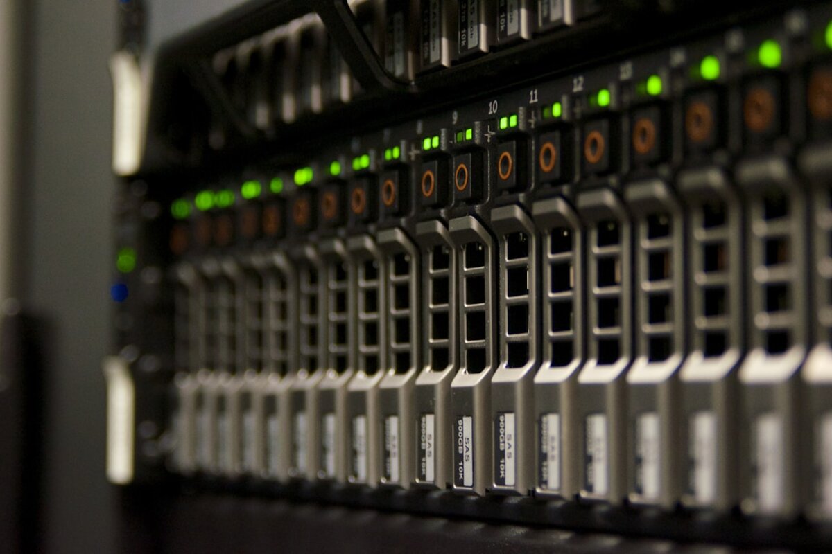 Capa do artigo: Como combinar Cloudflare Pages, Workers, R2 e Hyperdrive?