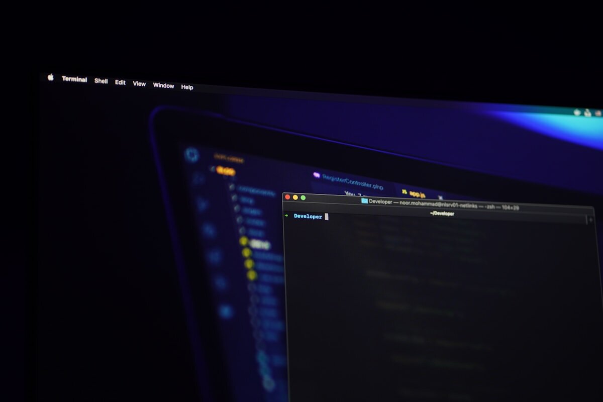 Capa do artigo: Por que o tmux melhora a produtividade no terminal?